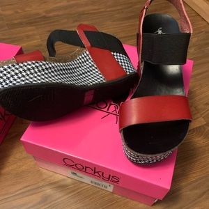 Corkys red houndstooth wedges